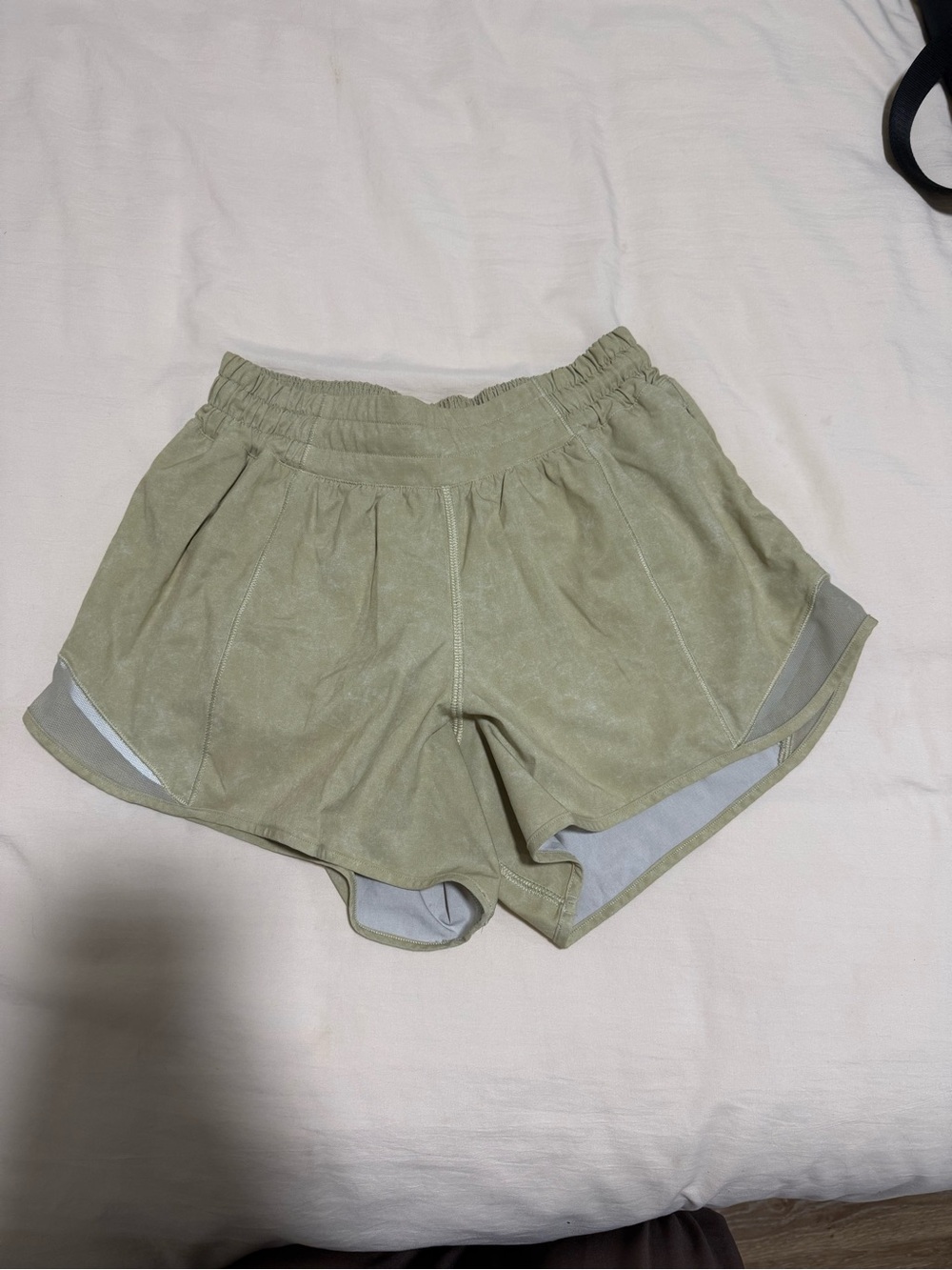 lululemon athletica washed yellow Women's Athletic Shorts
